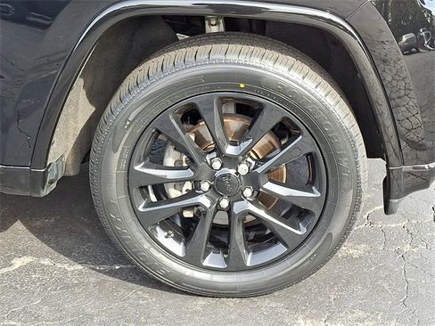 Used 2018 Jeep Grand Cherokee Altitude image 8