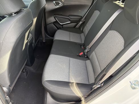 Used 2021 Kia Soul S FWD image 17