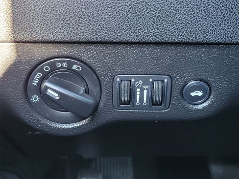 Used 2022 Dodge Charger SXT image 12