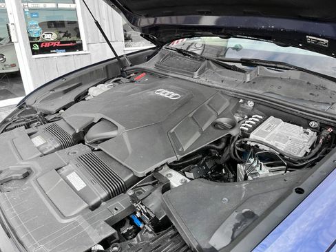 Used 2022 Audi Q8 Prestige image 12