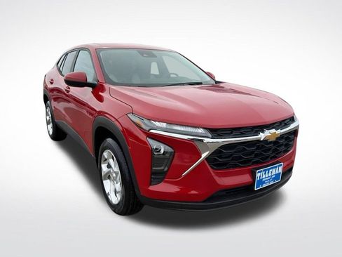 New 2026 Chevrolet Trax LS w/ LS Convenience Package FWD image 29