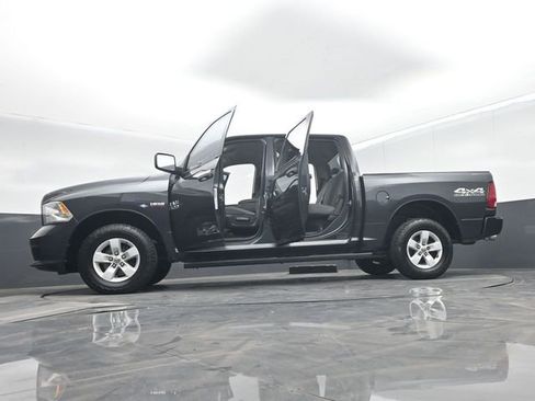 Used 2018 RAM 1500 Express AWD/4WD image 71