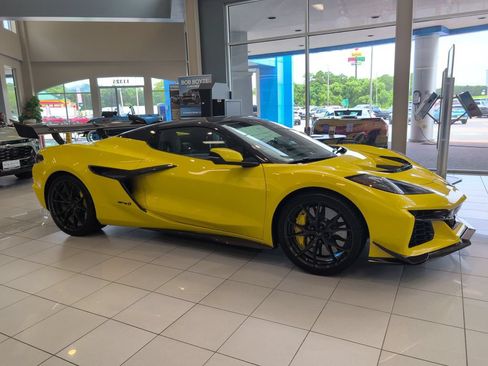 New 2026 Chevrolet Corvette ZR1 w/ ZR1 Carbon Fiber Aero Package RWD image 6