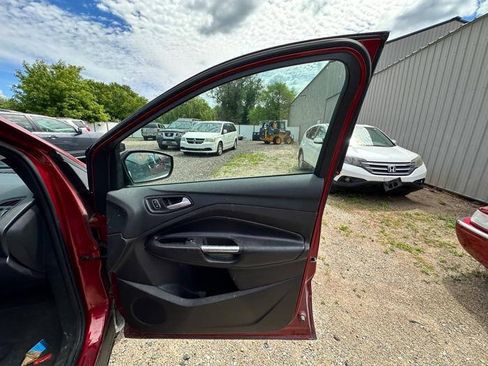 Used 2017 Ford Escape SE AWD/4WD image 32