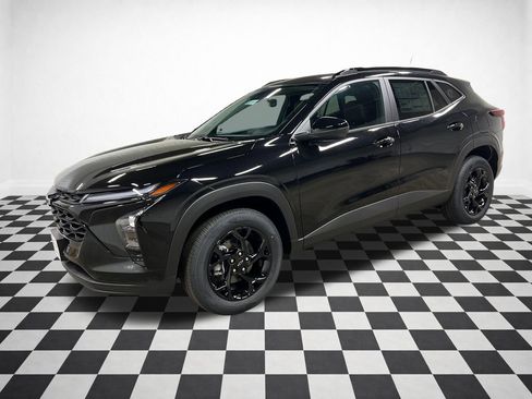 New 2026 Chevrolet Trax LT w/ Driver Confidence Package FWD image 4