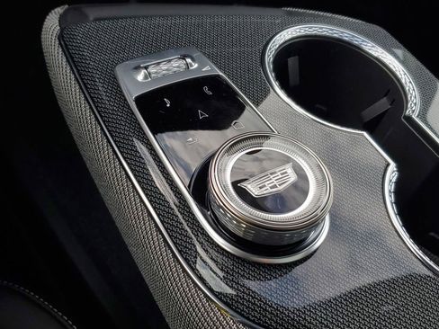 New 2026 Cadillac Optiq Luxury 1 image 34