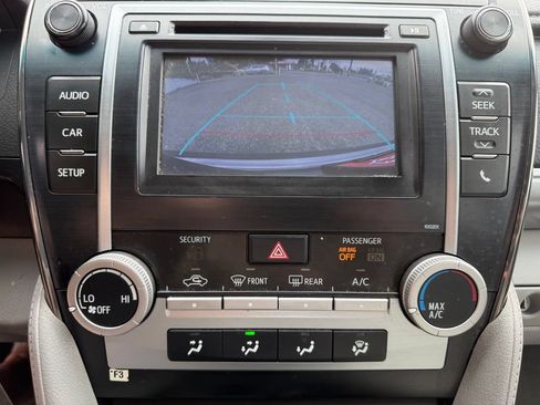 Used 2014 Toyota Camry LE FWD image 22
