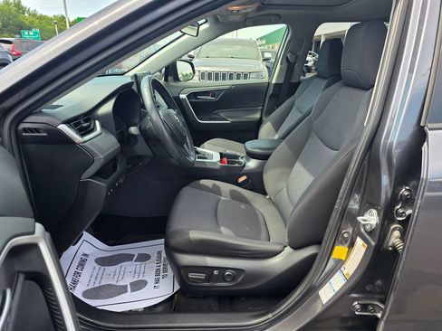 Used 2020 Toyota RAV4 XLE w/ Convenience Package AWD/4WD image 9