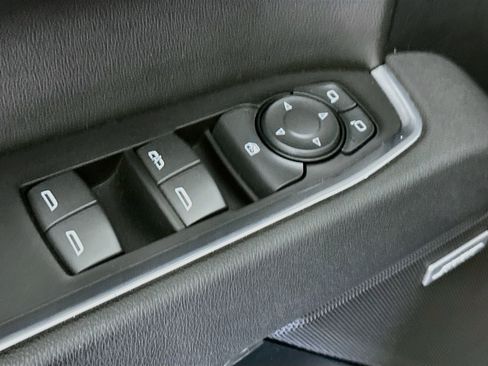 Used 2025 Chevrolet Silverado 1500 RST w/ Redline Edition AWD/4WD image 15