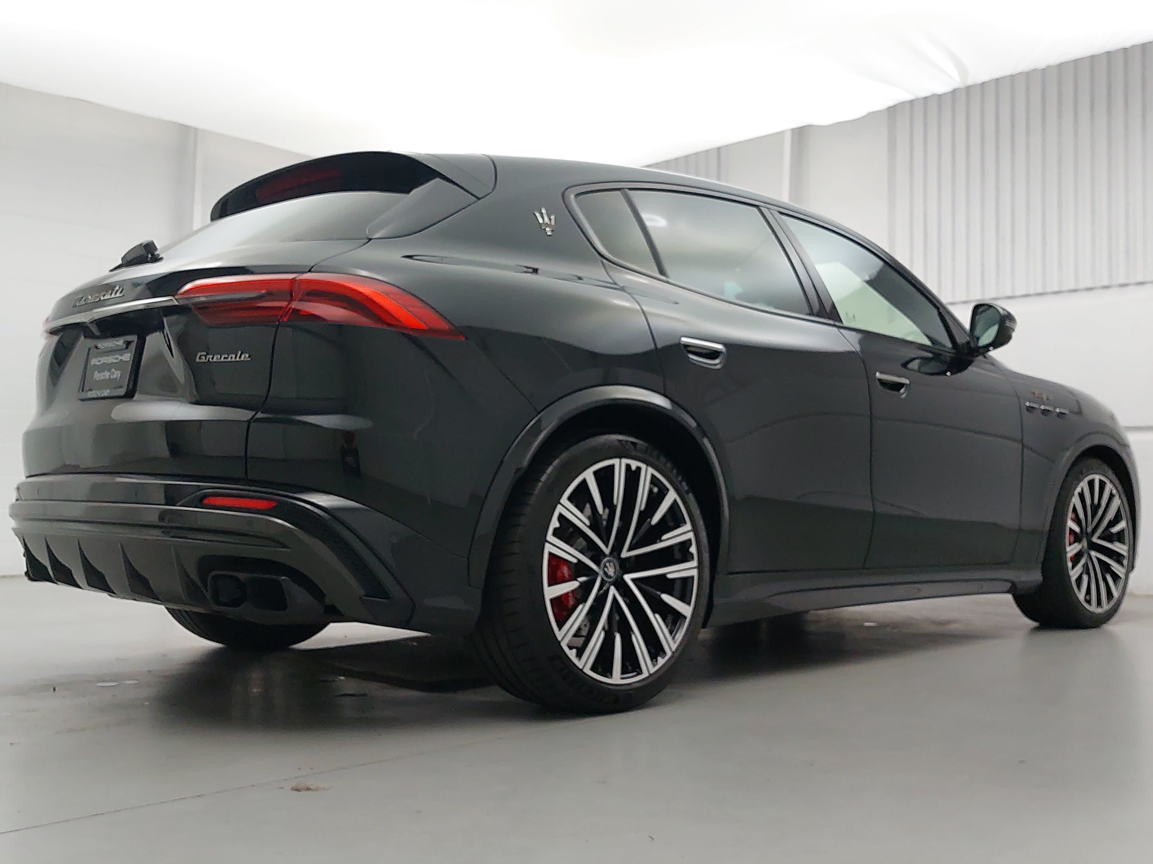 Used 2023 Maserati Grecale Trofeo AWD/4WD image 7