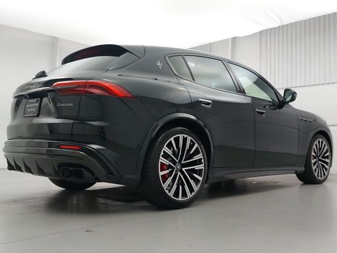 Used 2023 Maserati Grecale Trofeo AWD/4WD image 7