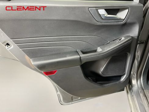 Used 2022 Ford Escape Titanium AWD/4WD image 28