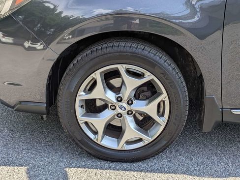 Used 2017 Subaru Forester 2.5i Touring AWD/4WD image 12