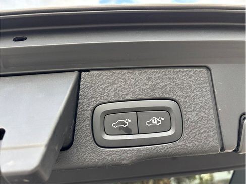 Used 2023 Volvo XC60 B5 Plus w/ Protection Package Premier image 46