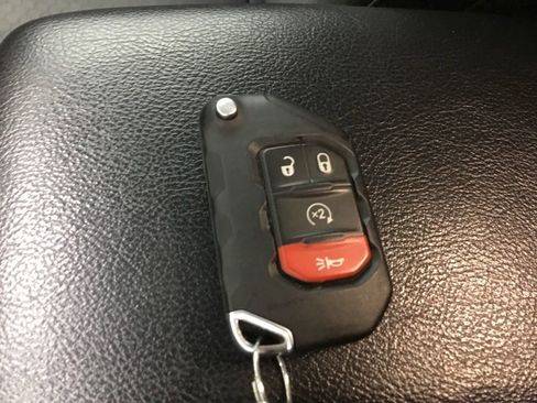 Used 2023 Jeep Wrangler Unlimited Rubicon w/ Cold Weather Group image 10