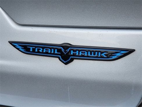 Used 2022 Jeep Grand Cherokee Trailhawk w/ Luxury Tech Group III image 17