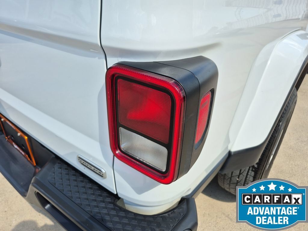 Used 2023 Jeep Gladiator Overland AWD/4WD image 34