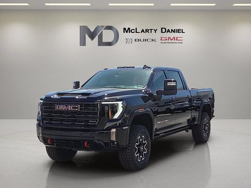 Used 2024 GMC Sierra 2500 AT4X AWD/4WD image 3