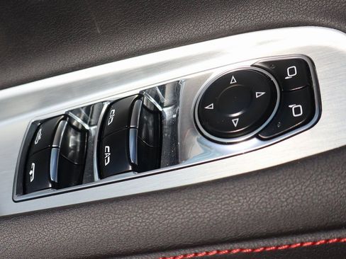 Used 2023 Chevrolet Corvette Stingray Convertible w/ 1LT image 17