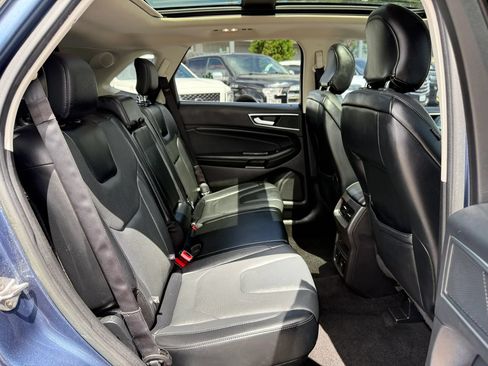 Used 2018 Ford Edge Titanium w/ Equipment Group 302A AWD/4WD image 20