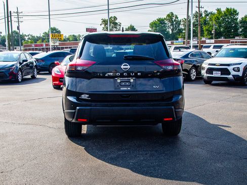 Used 2024 Nissan Rogue SV FWD image 6