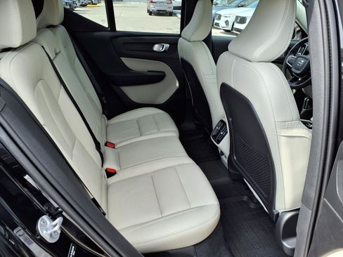 Certified 2024 Volvo XC40 B5 Plus w/ Protection Package Premier AWD/4WD image 15