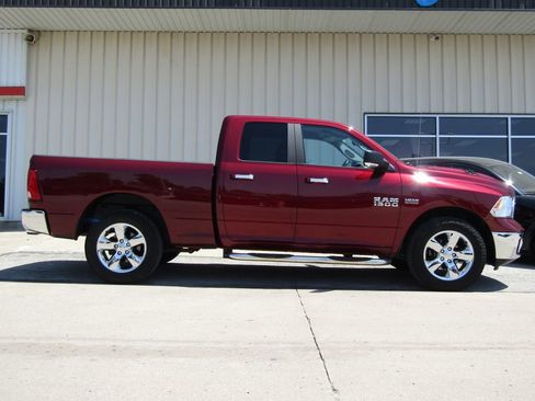 Used 2017 RAM 1500 Big Horn AWD/4WD image 2