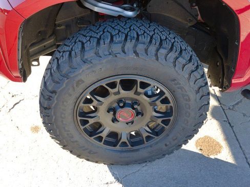 Used 2025 Toyota Tacoma SR5 image 12