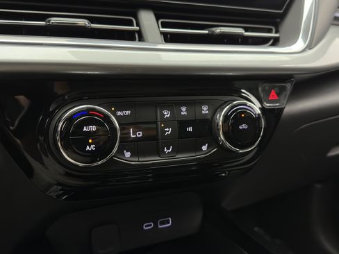 Used 2026 Chevrolet Trax LT w/ Driver Confidence Package FWD image 18