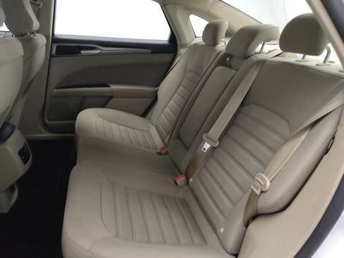 Used 2020 Ford Fusion SE FWD image 18