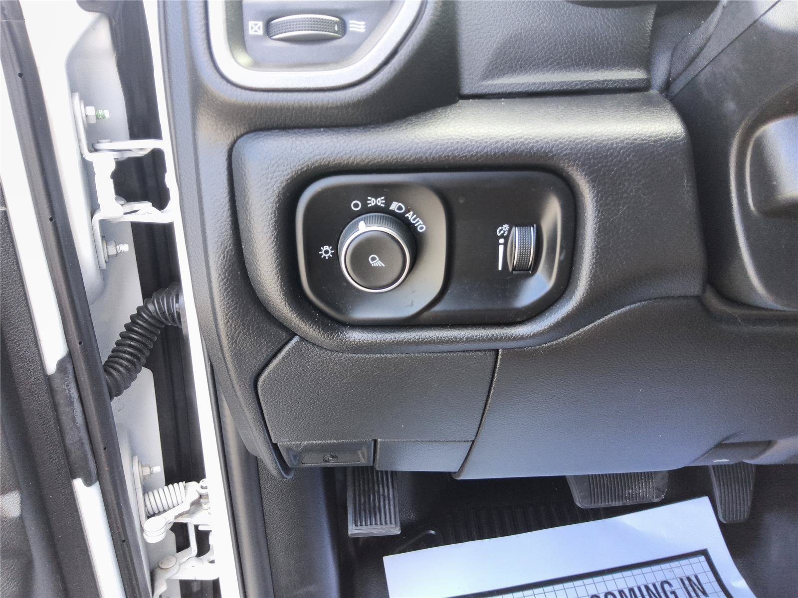 Used 2022 RAM 3500 Tradesman w/ Chrome Appearance Group AWD/4WD image 24