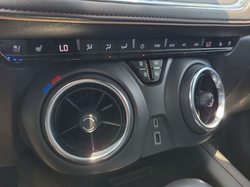 Used 2021 Chevrolet Blazer Premier w/ Driver Confidence II Package FWD image 26
