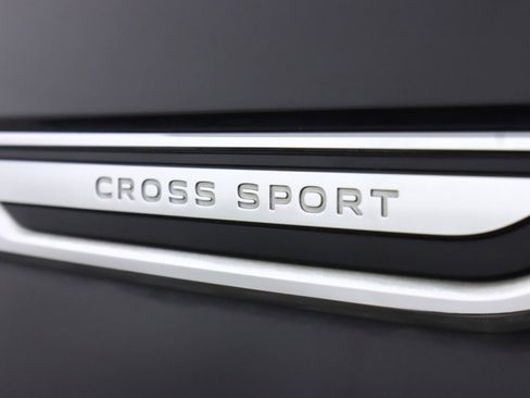 Used 2020 Volkswagen Atlas Cross Sport SEL image 38