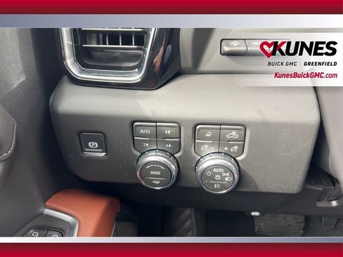 New 2026 GMC Sierra 3500 Denali Ultimate AWD/4WD image 22