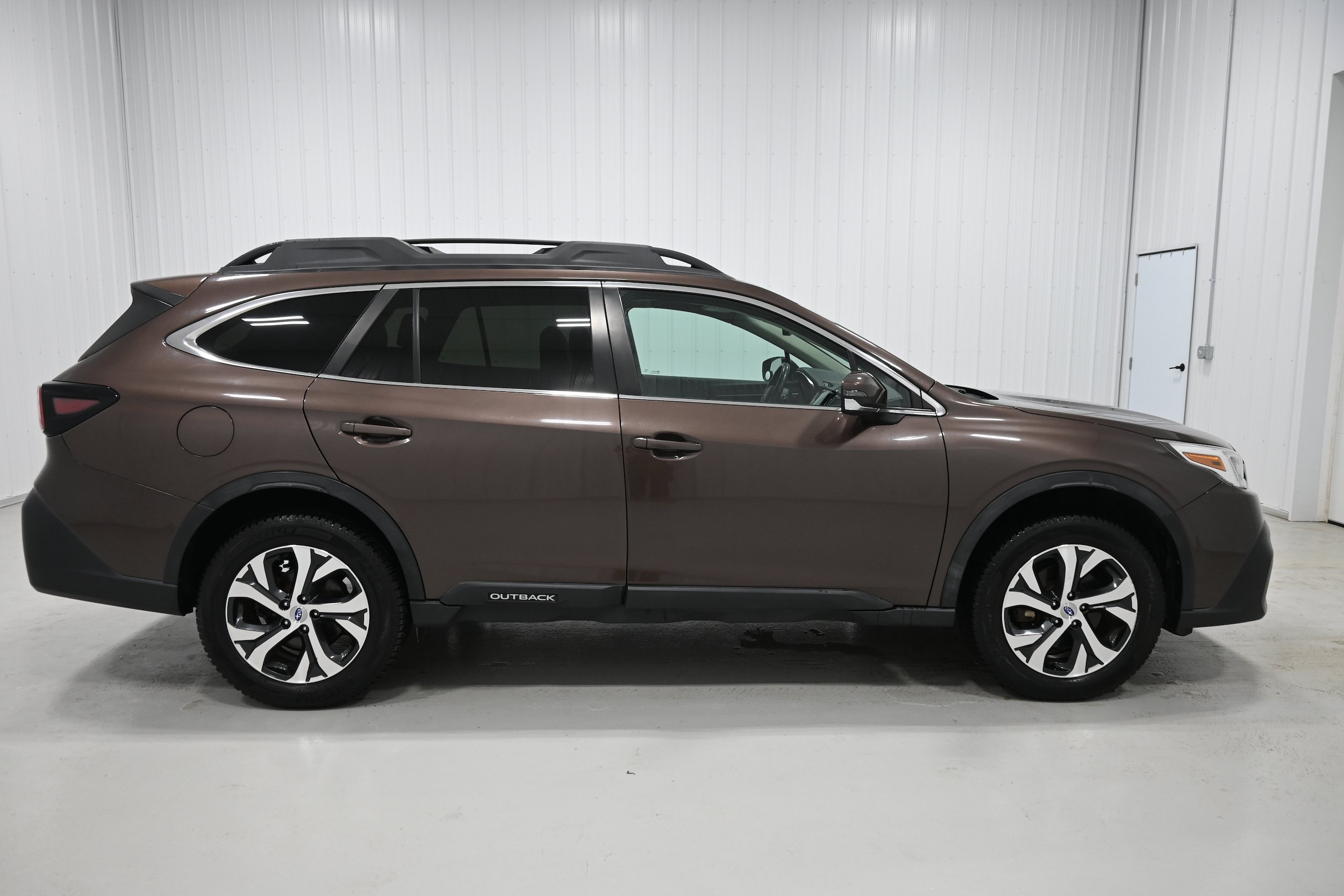 Used 2020 Subaru Outback Limited AWD/4WD image 37