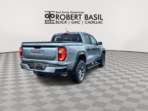 Used 2024 GMC Canyon Elevation w/ Elevation Premium Package AWD/4WD image 8