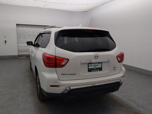 Used 2020 Nissan Pathfinder SL image 5