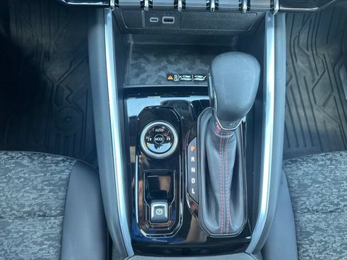 Certified 2024 Chevrolet Colorado Z71 w/ Z71 Convenience Package 2 AWD/4WD image 6
