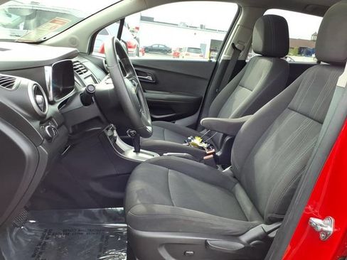 Used 2015 Chevrolet Trax LT w/ LT Sun and Sound Package FWD image 17