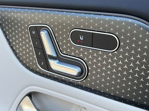 Certified 2025 Mercedes-Benz GLA 250 4MATIC image 33