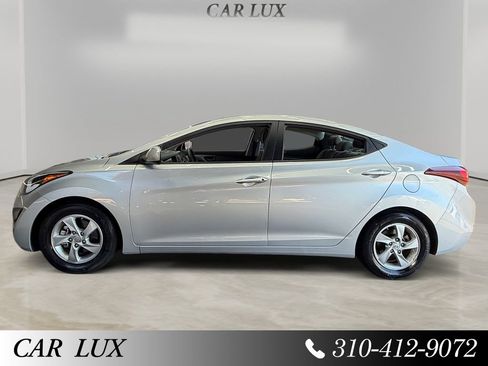Used 2014 Hyundai Elantra SE FWD image 2