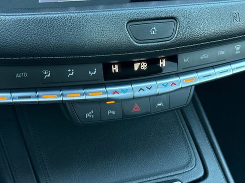 Used 2019 Cadillac XT4 Premium Luxury w/ Enhanced Visibility Package image 17