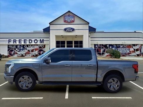 Used 2023 Ford F150 Lightning Lariat w/ Equipment Group 511A High AWD/4WD image 4