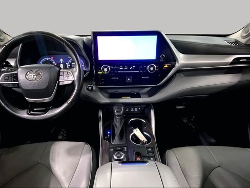 Used 2023 Toyota Highlander Platinum AWD/4WD image 16