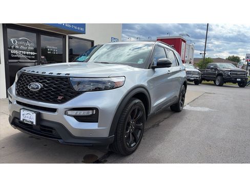Used 2023 Ford Explorer ST w/ Equipment Group 401A AWD/4WD image 2