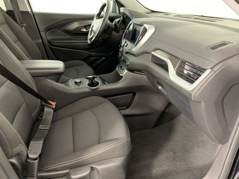 Used 2024 GMC Terrain SLE w/ Driver Convenience Package image 16