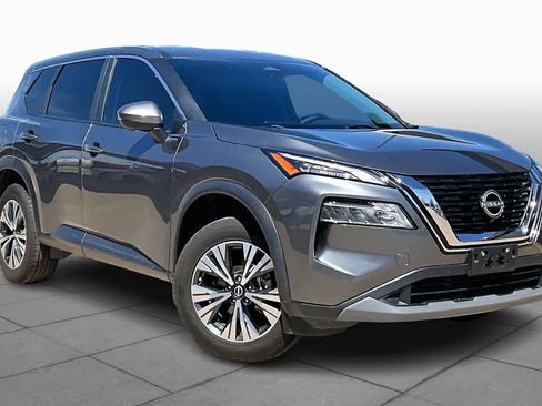 Used 2023 Nissan Rogue SV image 2