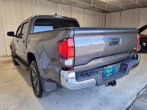 Used 2018 Toyota Tacoma SR5 image 12