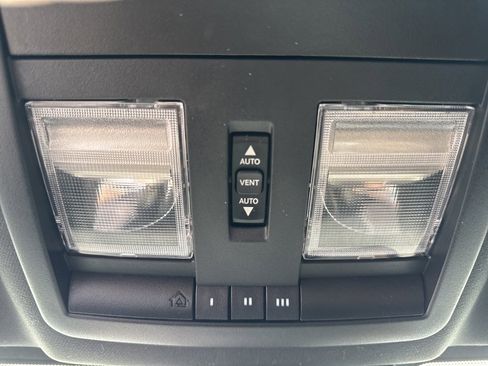 Used 2020 Dodge Challenger R/T image 42