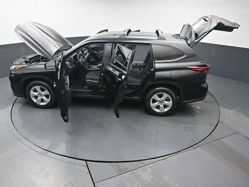 Used 2023 Toyota Highlander LE image 50